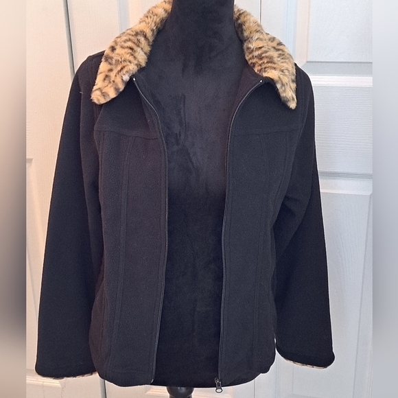 Effeci Black Fleece Jacket With A Faux Fur Leopard Pattern    Size S - Picture 3 of 8
